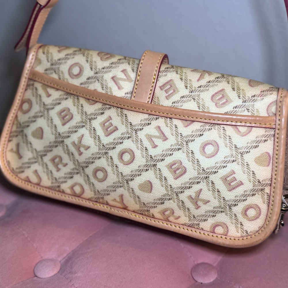 NWT Dooney & Bourke - Picture 4 of 7
